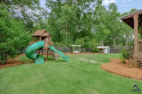 Exterior - 2021 Laurel Dr, Perry, GA 31069 photo 14 of 15