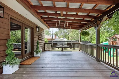 Exterior - 2021 Laurel Dr, Perry, GA 31069 photo 6 of 15