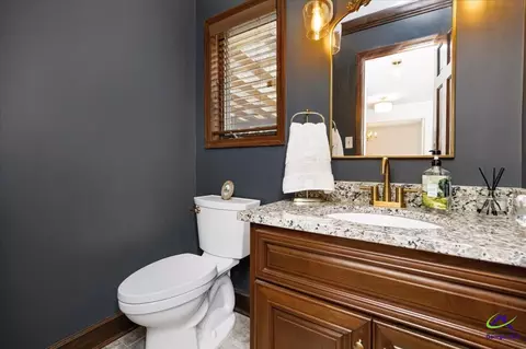 Bath - 2021 Laurel Dr, Perry, GA 31069 photo 1 of 9