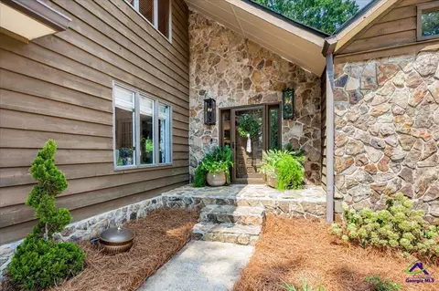 Exterior - 2021 Laurel Dr, Perry, GA 31069 photo 4 of 15