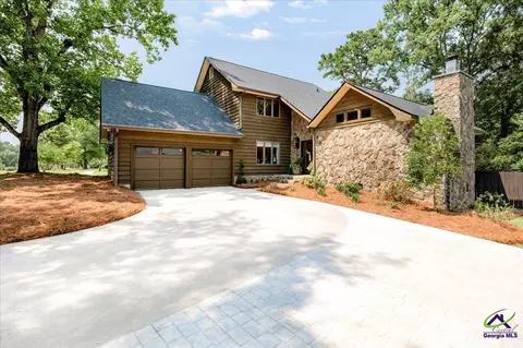 Exterior - 2021 Laurel Dr, Perry, GA 31069 photo 2 of 15