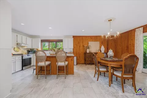 Dining - 2021 Laurel Dr, Perry, GA 31069 photo 1 of 6