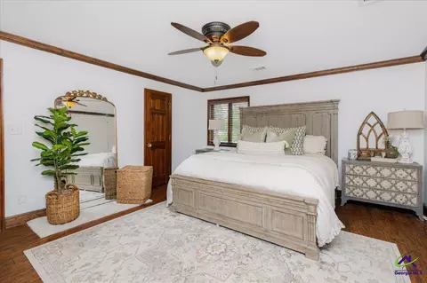 Bedroom - 2021 Laurel Dr, Perry, GA 31069 photo 2 of 11