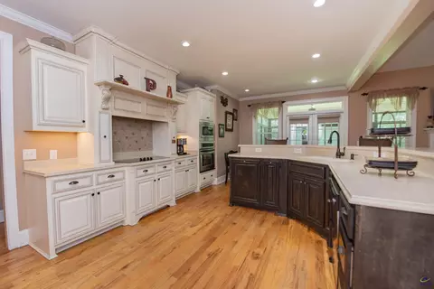 Kitchen - 304 Old Windmill Rd, Perry, GA 31069 photo 5 of 11