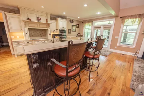 Kitchen - 304 Old Windmill Rd, Perry, GA 31069 photo 2 of 11