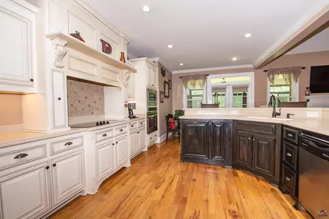Kitchen - 304 Old Windmill Rd, Perry, GA 31069 photo 6 of 11