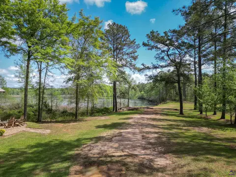 View/Area - 304 Old Windmill Rd, Perry, GA 31069 photo 7 of 9