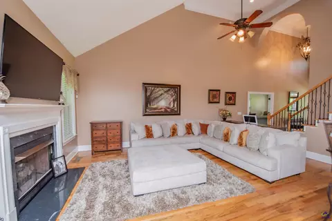 Living - 304 Old Windmill Rd, Perry, GA 31069 photo 2 of 2
