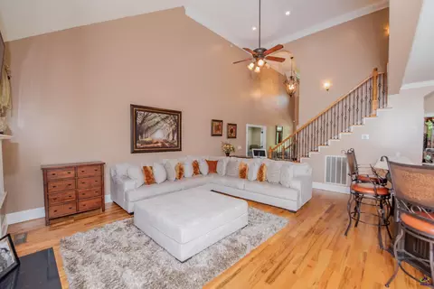 Living - 304 Old Windmill Rd, Perry, GA 31069 photo 1 of 2