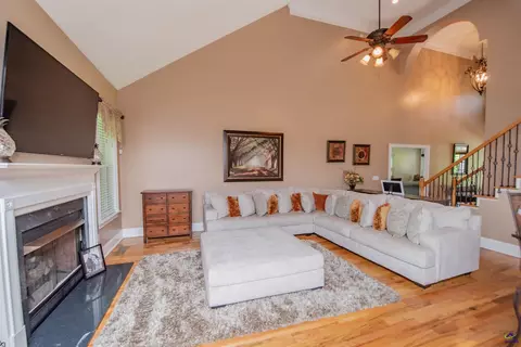 Living - 304 Old Windmill Rd, Perry, GA 31069 photo 2 of 2