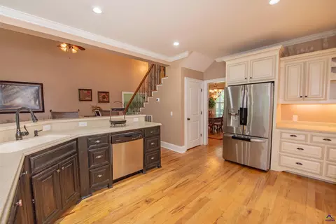 Kitchen - 304 Old Windmill Rd, Perry, GA 31069 photo 7 of 11