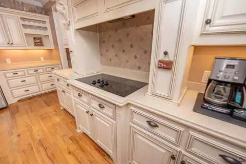 Kitchen - 304 Old Windmill Rd, Perry, GA 31069 photo 9 of 11