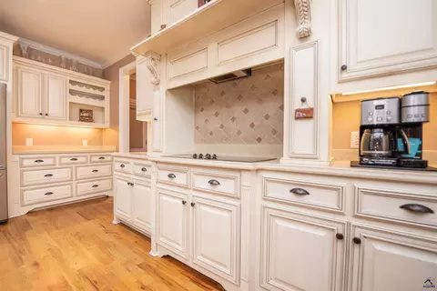 Kitchen - 304 Old Windmill Rd, Perry, GA 31069 photo 10 of 11