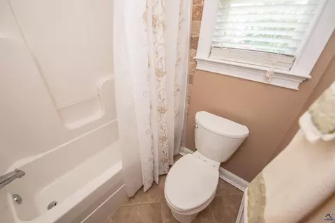 Bath - 304 Old Windmill Rd, Perry, GA 31069 photo 8 of 8
