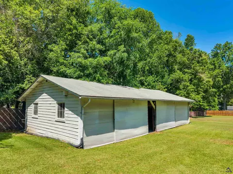 Exterior - 625 Cooper St, Perry, GA 31069 photo 9 of 17