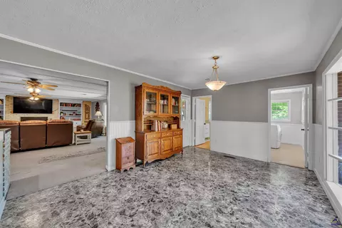 Dining - 625 Cooper St, Perry, GA 31069 photo 3 of 3
