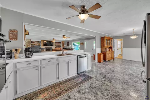 Kitchen - 625 Cooper St, Perry, GA 31069 photo 1 of 3