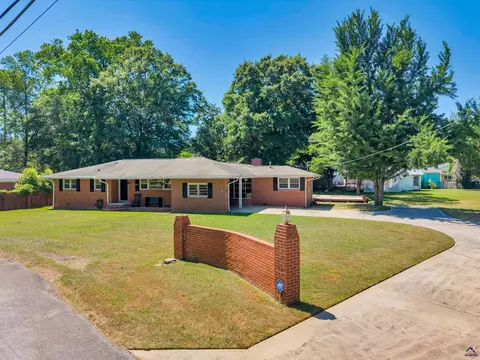 625 Cooper St, Perry, GA 31069 photo 3