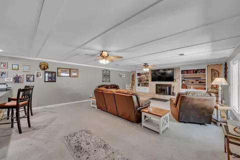 Living - 625 Cooper St, Perry, GA 31069 photo 2 of 5