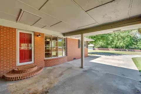 Exterior - 625 Cooper St, Perry, GA 31069 photo 6 of 17