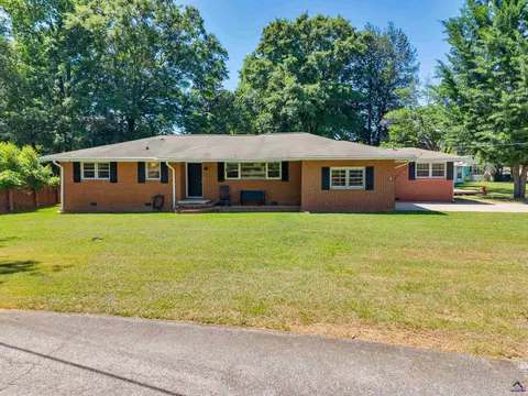 625 Cooper St, Perry, GA 31069