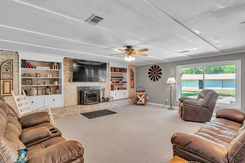 Living - 625 Cooper St, Perry, GA 31069 photo 5 of 5