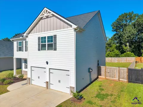 Exterior - 212 Harrow Dr, Perry, GA 31069 photo 7 of 15