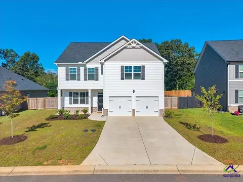 Exterior - 212 Harrow Dr, Perry, GA 31069 photo 2 of 15