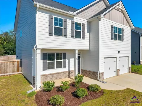 Exterior - 212 Harrow Dr, Perry, GA 31069 photo 5 of 15