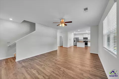 Living - 212 Harrow Dr, Perry, GA 31069 photo 2 of 3