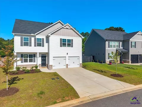Exterior - 212 Harrow Dr, Perry, GA 31069 photo 4 of 15