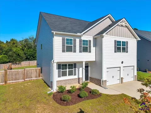 Exterior - 212 Harrow Dr, Perry, GA 31069 photo 3 of 15