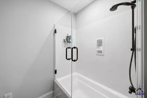 Bath - 522 Unit Apt 301 Cherry St, Macon, GA 31201 photo 2 of 2