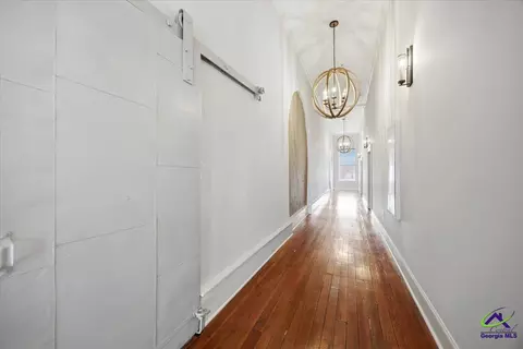 Entry Way - 522 Unit Apt 301 Cherry St, Macon, GA 31201 photo 2 of 3