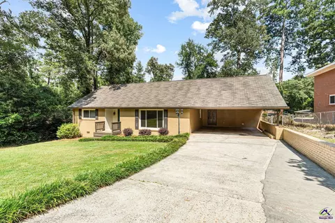 308 Clairmont Dr, Warner Robins, GA 31088