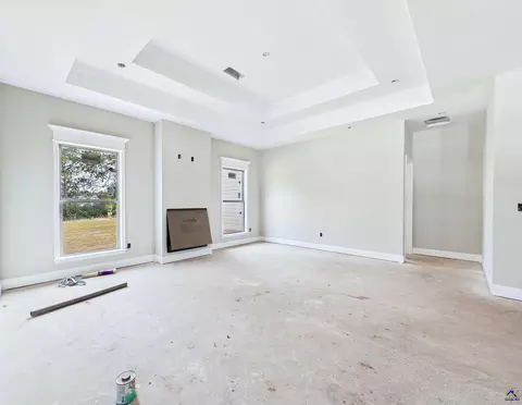 Living - 149 Early Dr, Byron, GA 31008 photo 4 of 5