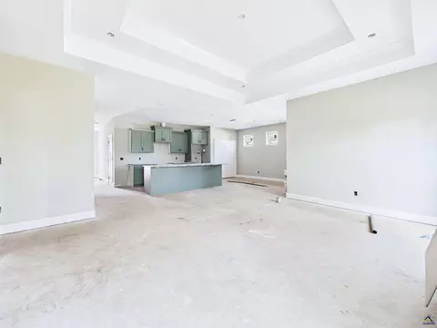 Living - 149 Early Dr, Byron, GA 31008 photo 2 of 5