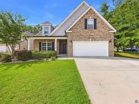 212 Oakley Ct, Bonaire, GA 31005