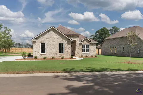 Exterior - 4 Pleasant Oaks Dr, Perry, GA 31069 photo 3 of 4