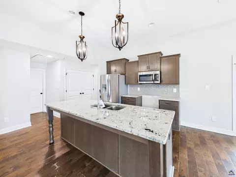Kitchen - 119 Back Cedar Ln, Warner Robins, GA 31093 photo 2 of 7