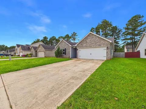 Exterior - 119 Back Cedar Ln, Warner Robins, GA 31093 photo 3 of 8