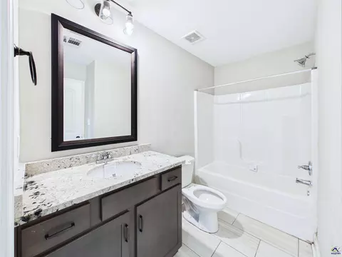 Bath - 119 Back Cedar Ln, Warner Robins, GA 31093 photo 6 of 6