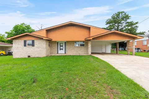 202 Kimberly Rd, Warner Robins, GA 31088