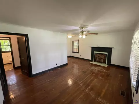 Living - 110 W Peter St, Cochran, GA 31014 photo 1 of 3