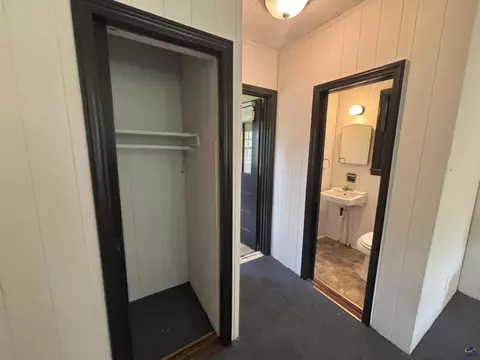 Entry Way - 110 W Peter St, Cochran, GA 31014 photo 3 of 3