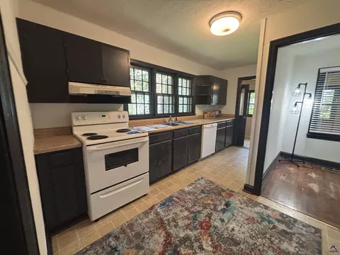 Kitchen - 110 W Peter St, Cochran, GA 31014 photo 2 of 2