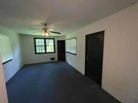 Living - 110 W Peter St, Cochran, GA 31014 photo 3 of 3