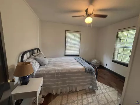Bedroom - 110 W Peter St, Cochran, GA 31014 photo 8 of 10