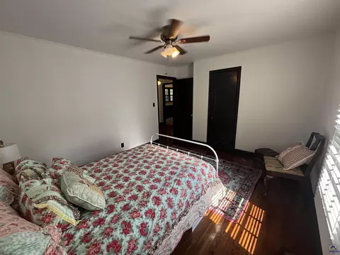 Bedroom - 110 W Peter St, Cochran, GA 31014 photo 6 of 10