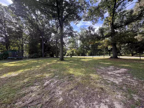 Exterior - 110 Bayview Dr, Perry, GA 31069 photo 3 of 12